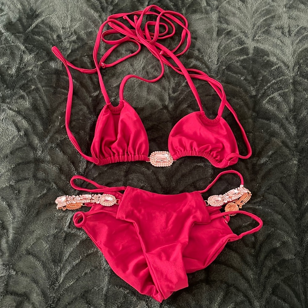 Honey bee swims wear